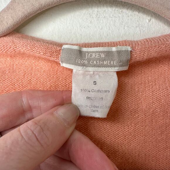 Sm JCrew 100% Cashmere Ruffle VNeck Sweater Peach 2009 Soft Classic Quiet Luxury - Picture 2 of 4